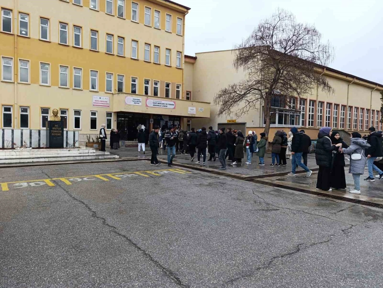 Afyonkarahisar’da AÖL heyecanı ilk oturumla başladı
