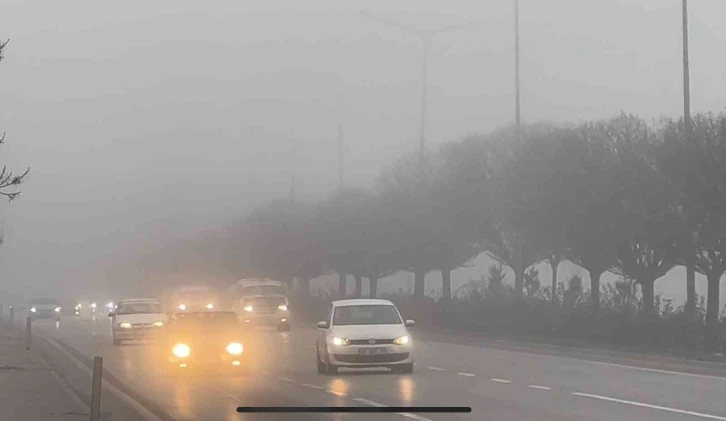 Afyonkarahisar’da sisli hava etkili oldu
