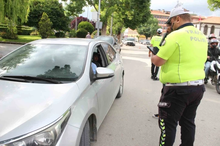 Afyonkarahisar polisinden ‘Huzur-3’ denetimi
