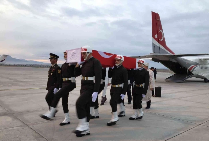 Afyonlu şehidin naaşı Denizli’ye ulaştı
