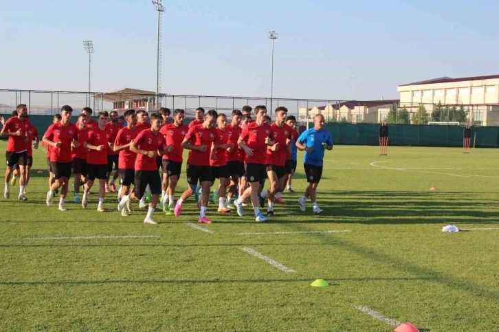 Afyonspor ilk hazırlık maçını Belediye Kütahyaspor oynayacak
