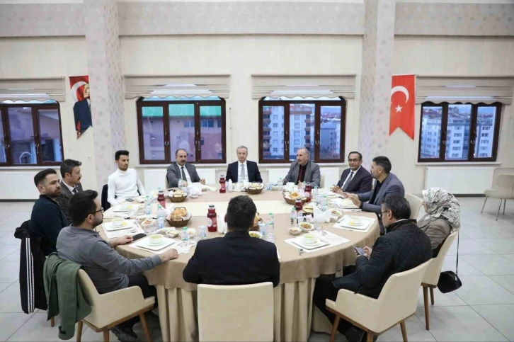 Ağrı’da eğitimciler iftar sofrasında buluştu
