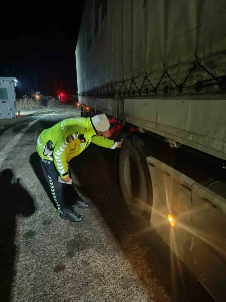 Ağrı’da kış lastiği denetimi yapıldı
