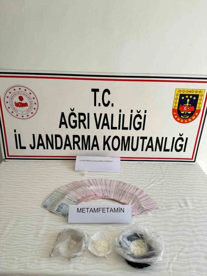 Ağrı’da uyuşturucu operasyonu: 109 gram metamfetamin ele geçirildi
