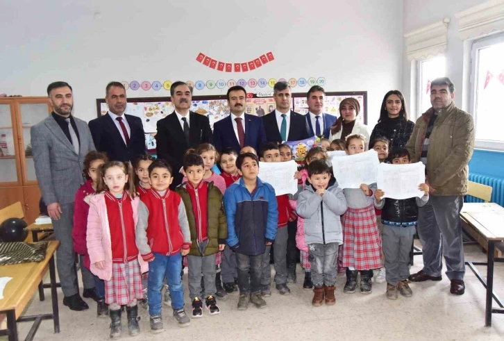 Ahlat’ta 10 bin 458 öğrenci karne aldı
