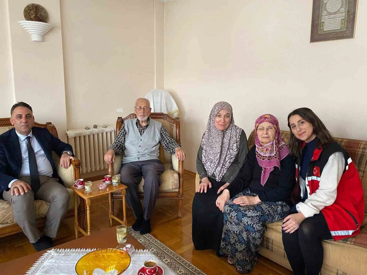 Aile ve Sosyal Hizmetler İl Müdürlüğü’nden yaşlı vatandaşlara ziyaret
