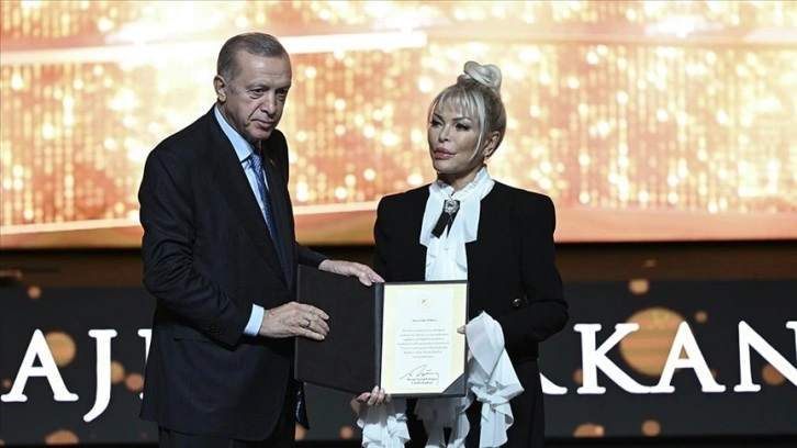 Ajda Pekkan'dan, Cumhurbaşkanlığı Kültür ve Sanat Büyük Ödülü açıklaması