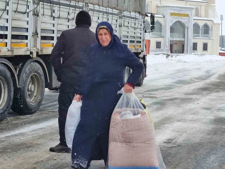 AK Parti Ardahan İl Başkanlığı’ndan yardım seferberliği
