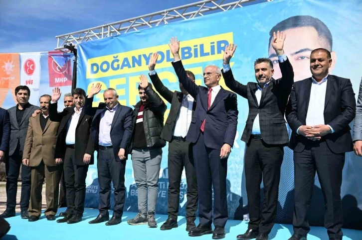 AK Parti Büyükşehir Adayı Sami Er, Doğanyol ilçesini ziyaret etti
