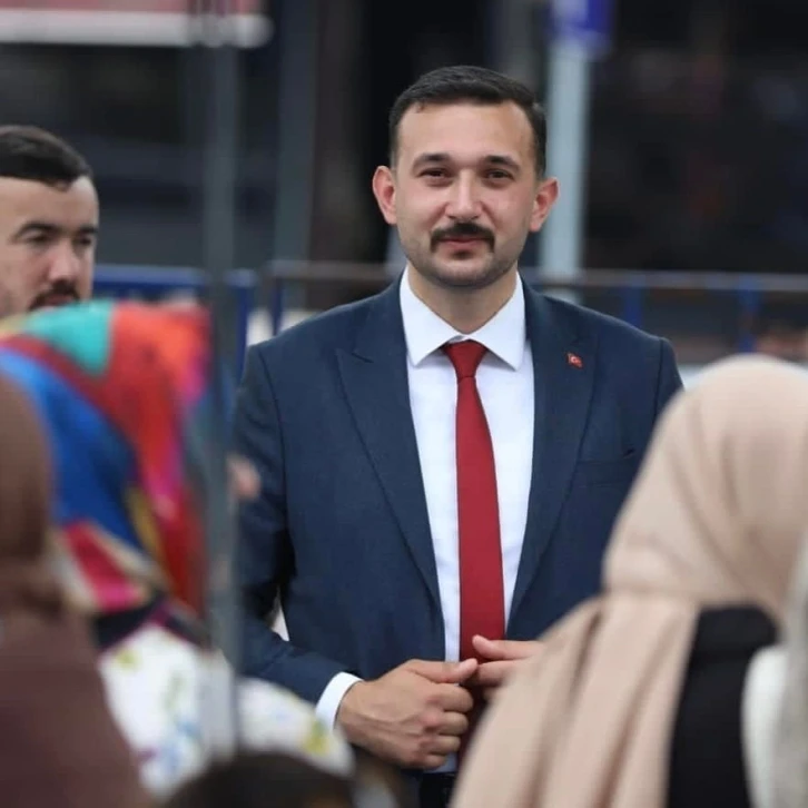 AK Parti Düzce İl Gençlik Kolları Başkanı Küçük yaş haddinden dolayı görevinden ayrıldı
