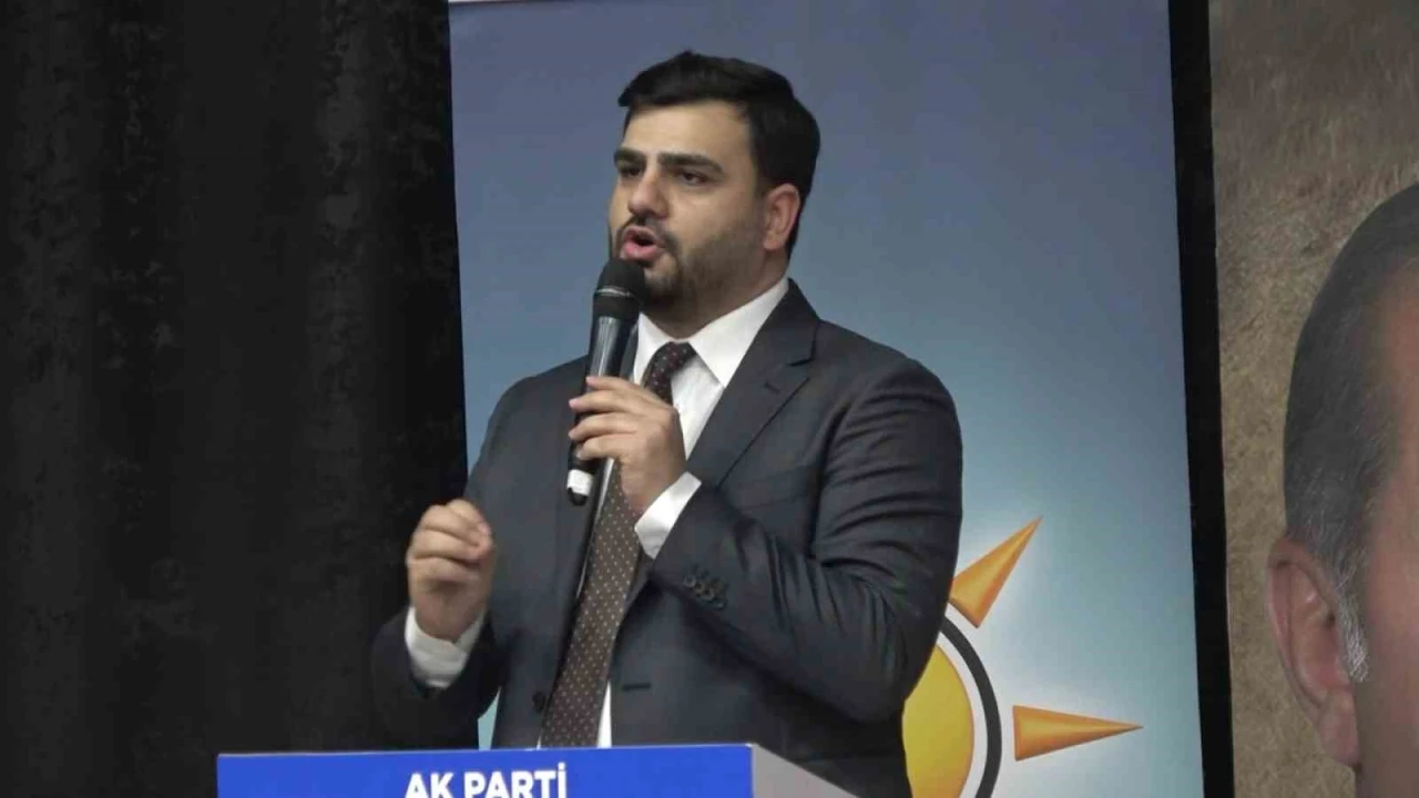 AK Parti Gençlik Kolları Genel Başkanı İnan: &quot;Sen git kendi partinde sana genel başkanlık koltuğunu dar edenlerle uğraş&quot;
