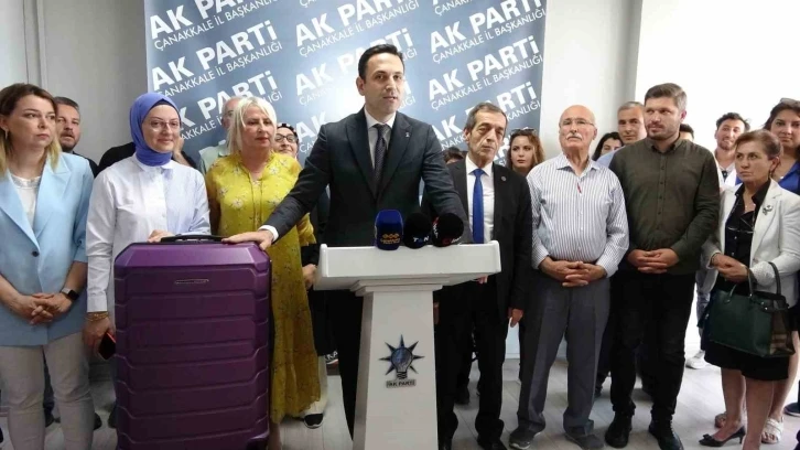 AK Parti İl Başkanı’ndan CHP’li Belediye Başkanı’na ‘mor bavullu’ gönderme
