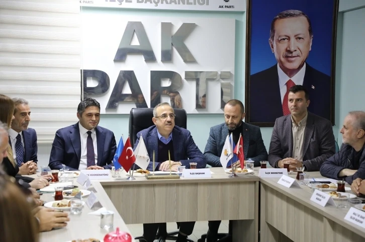 AK Parti İzmir İl Başkanı Sürekli: "Kuzeyde Foça ve Dikili’yi de alacağız"
