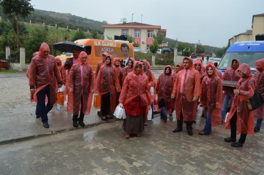 Bursa'da yağmur AK Partilileri durduramadı