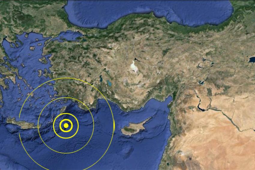 Antalya sallanıyor, Akdeniz'de deprem!