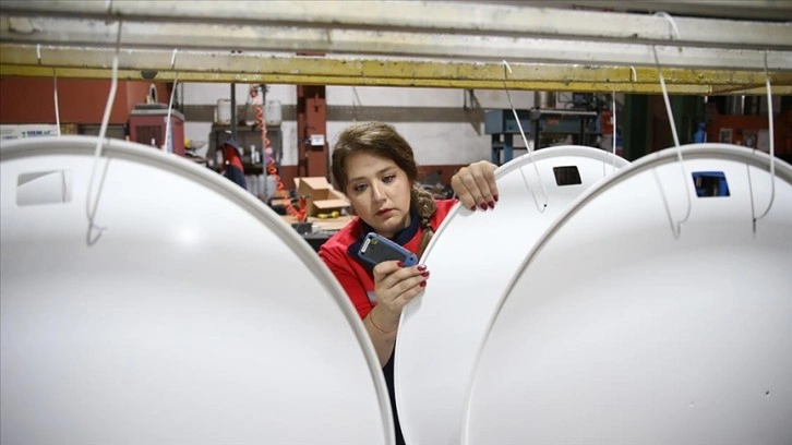 Akademik hayatı bırakıp tercih ettiği fabrika yöneticiliğindeki başarısıyla kadınlara örnek oluyor