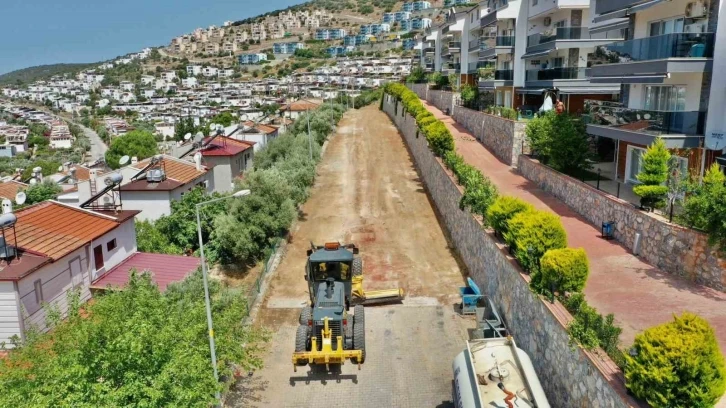 Akbük Mahallesi’nde yol yapım çalışmaları devam ediyor
