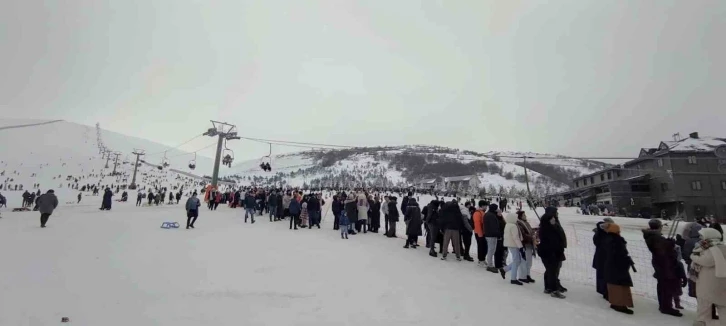 Akdağ Kayak Merkezi tıklım tıklım
