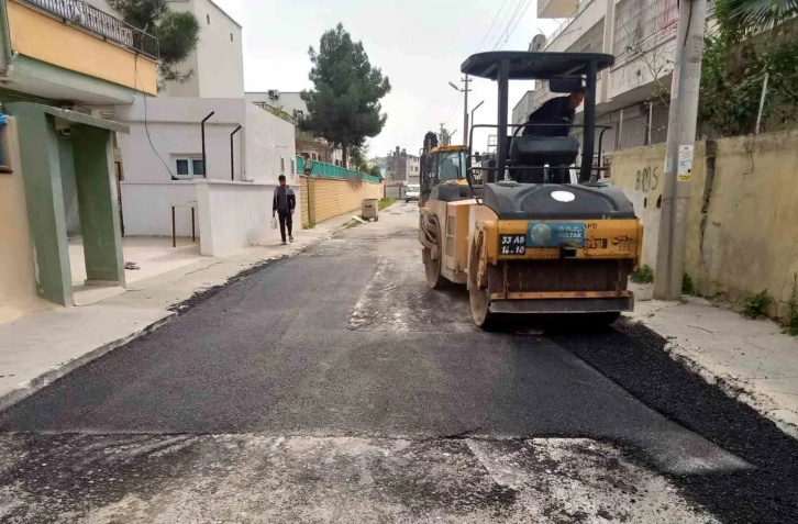 Akdeniz’de yol çalışmaları sürüyor
