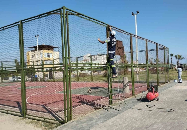 Akdeniz’de yollar, parklar ve spor tesisleri yenileniyor
