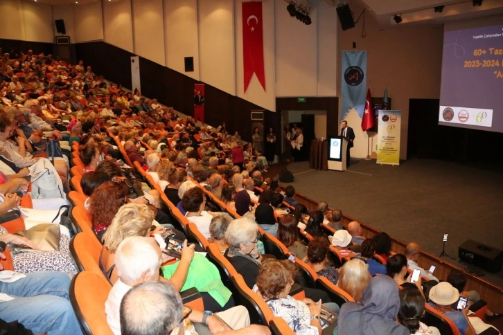 Akdeniz Üniversitesi’nin 60+ Tazelenme Üniversitesi’nde ilk derse yoğun ilgi
