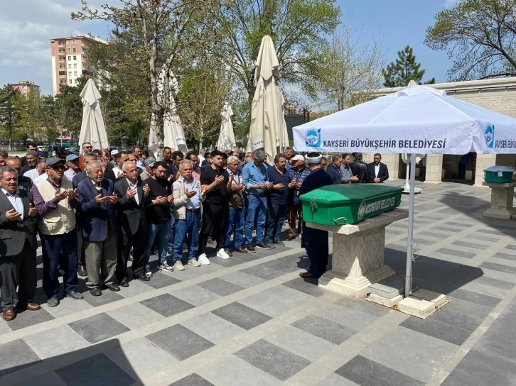 Akrep yedikten sonra hayatını kaybeden adam toprağa verildi
