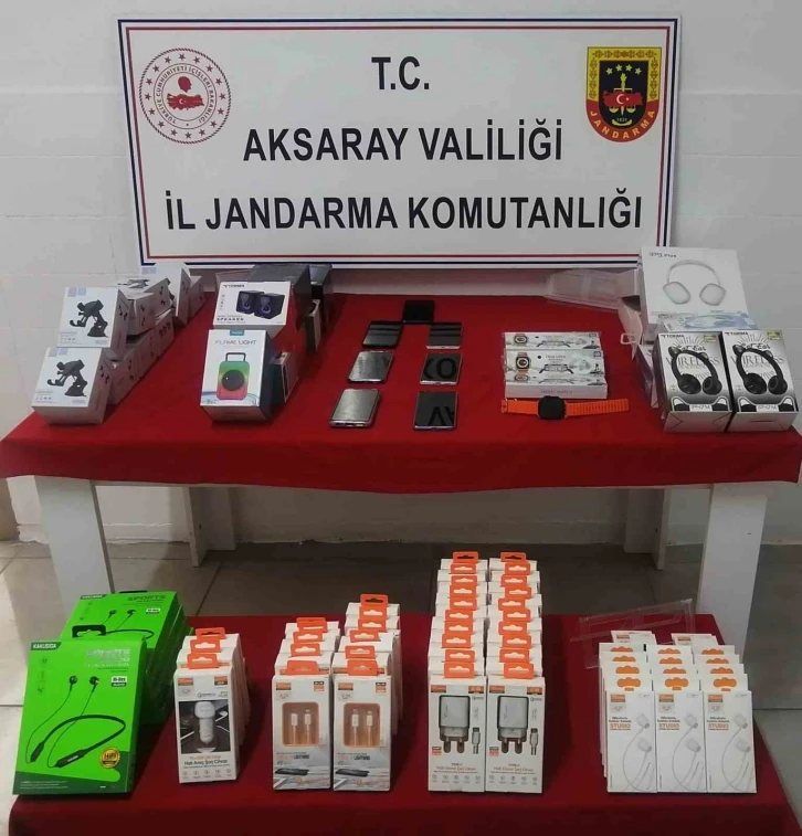 Aksaray’da kaçak telefoncuya jandarma baskını
