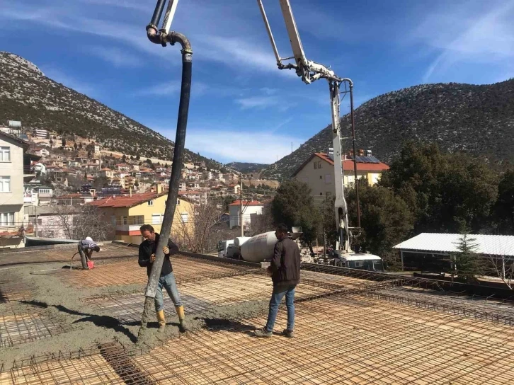 Akseki’de mezarlık hizmet binası yapılıyor
