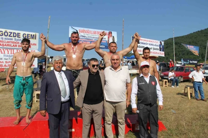 Alaçam Dürtmen Yayla Şenlikleri’nde başpehlivan Fatih Kanbur
