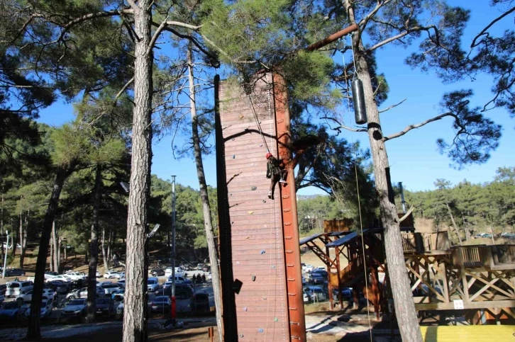 Alanya Belediyesi macera parkı vatandaşın uğrak yeri oldu
