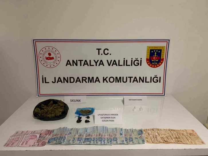 Alanya’da jandarmadan uyuşturucu operasyonu: 3 gözaltı