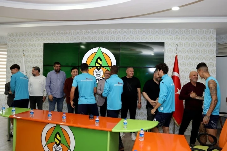 Alanyaspor’da bayramlaşma töreni yapıldı
