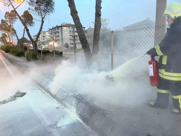 Alev alan aydınlatma lambası böyle yandı
