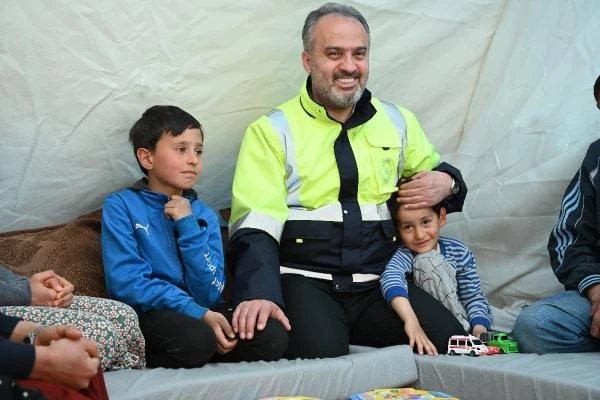 Bursa Büyükşehir Belediyesi'nin deprem bölgesindeki çalışmaları devam ediyor