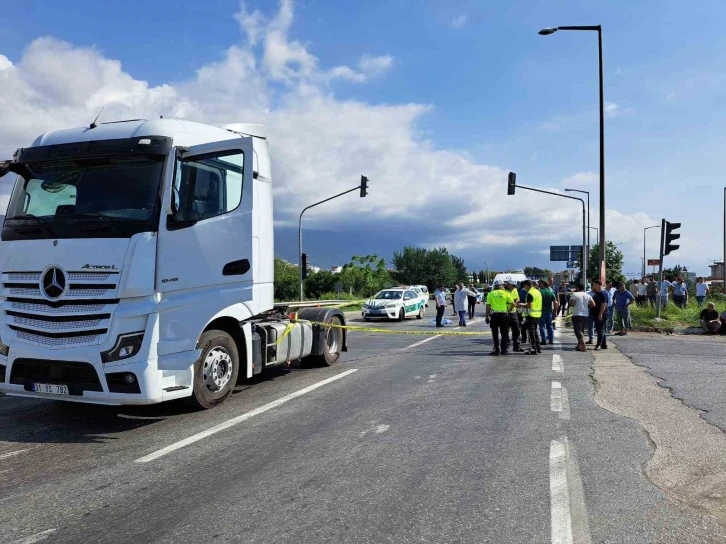 Alışveriş dönüşü tırın çarptığı 5 yaşındaki Melek öldü, annesi yaralandı