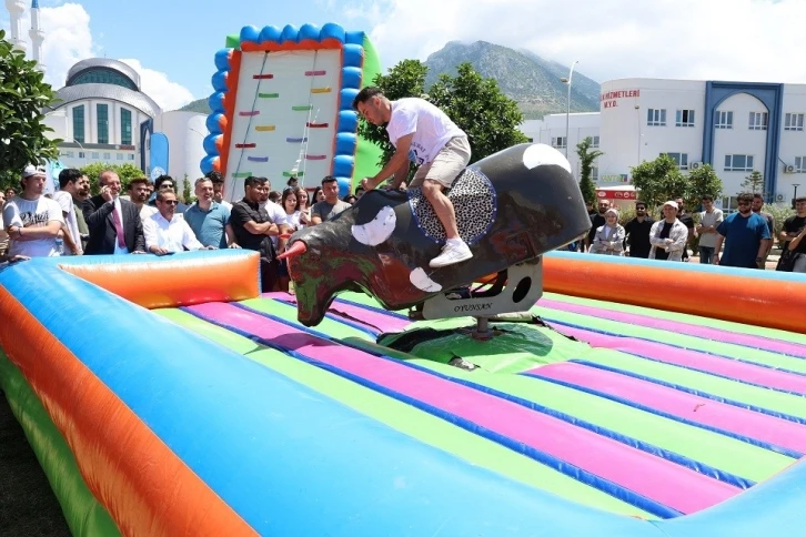 ALKÜ’de şenlikler başladı
