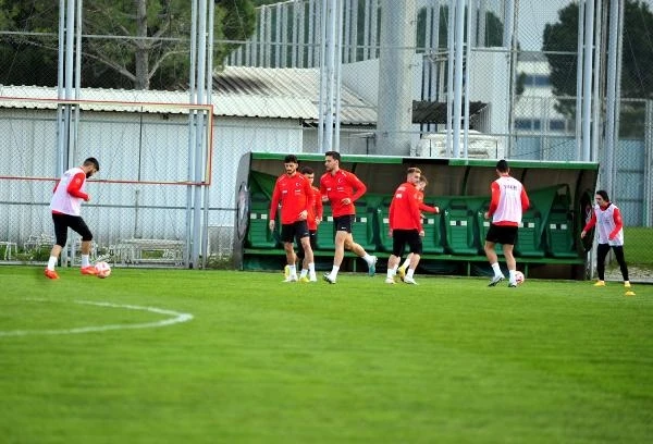 Altay Bayındır ve İsmail Yüksek Hırvatistan maçı için iddialı