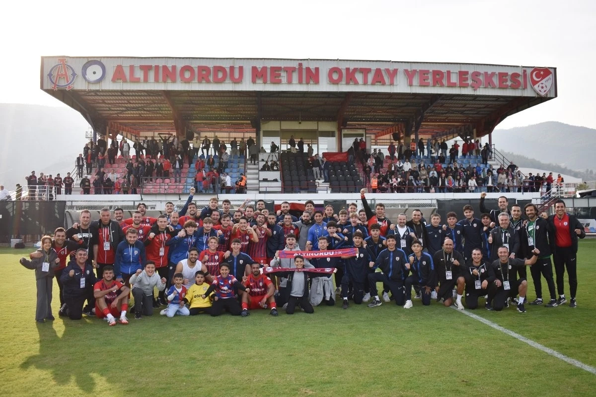 Altınordu’nun zirve takibi devam ediyor
