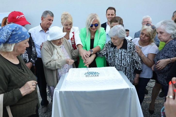 Alzheimer hastalarının neşe dolu günü