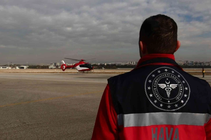 Ambulans helikopterler adeta bir hava hastanesine dönüşüyor
