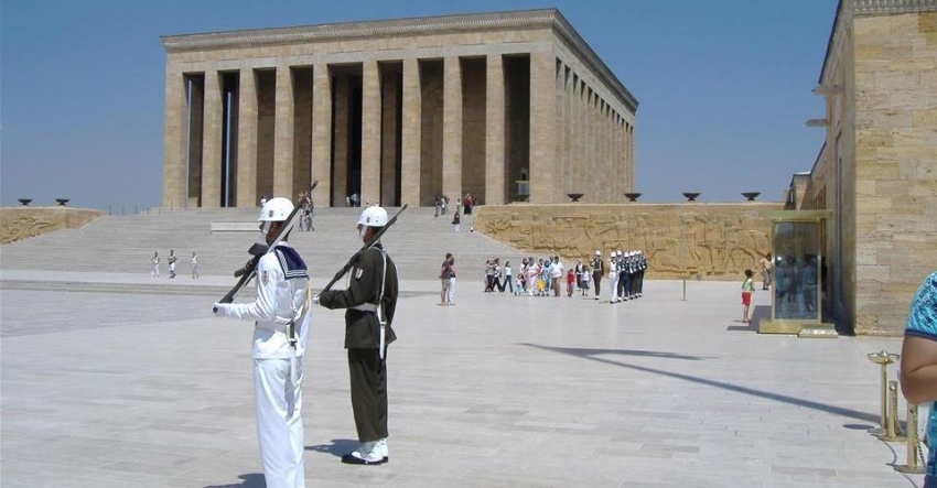 Hakimler ve Savcılar Kurulu üyeleri Anıtkabir'i ziyaret etti