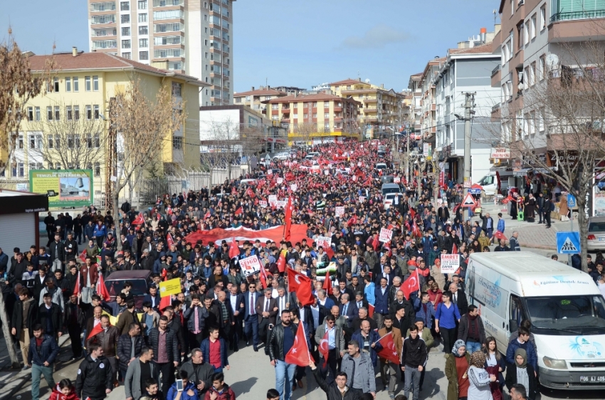 Ankara’da binler Mehmetçik için yürüdü