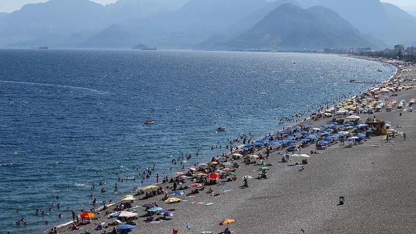 Antalya'da turist sayısındaki artış hız kesmedi