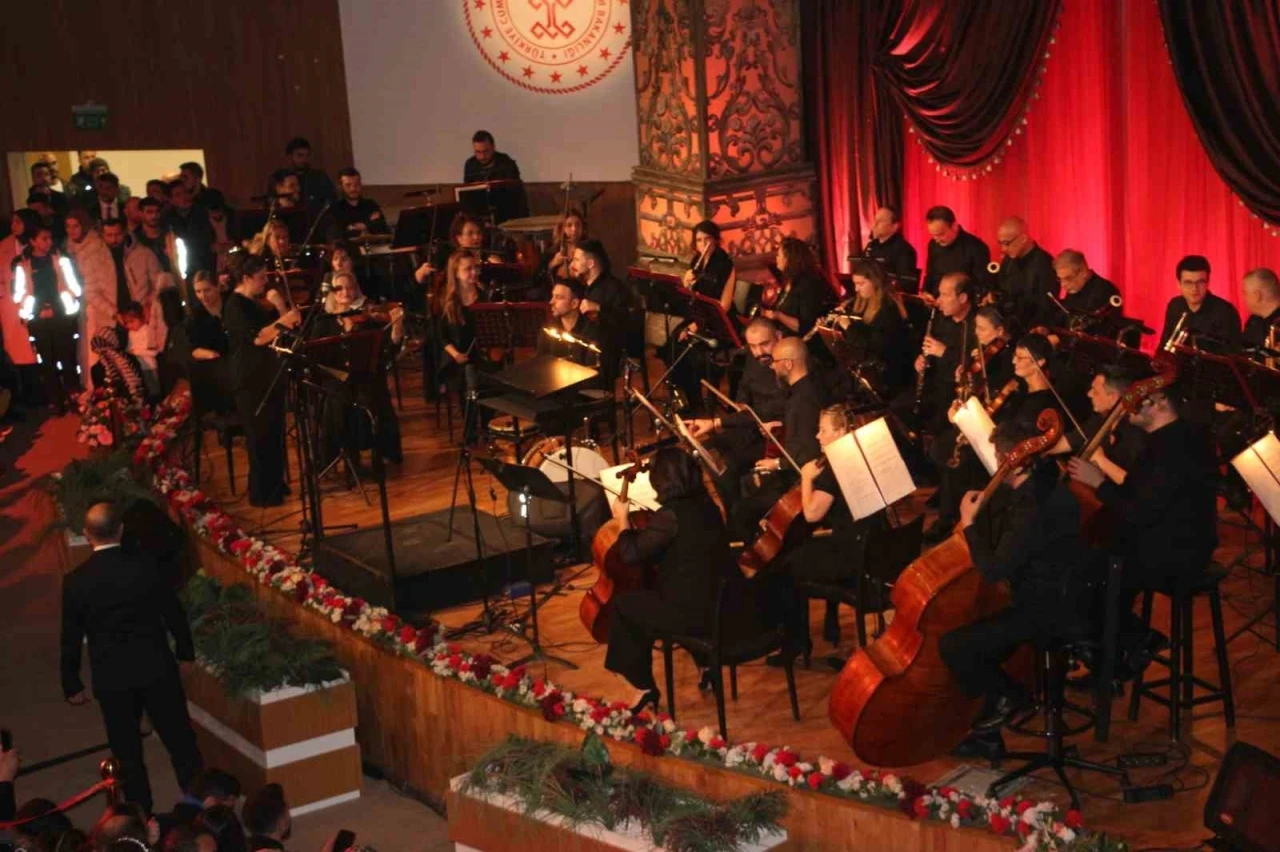 Anadolu Opera ve Bale Festivali kapsamında Şırnak’ta "Şehr-i Nuh" konseri düzenlendi
