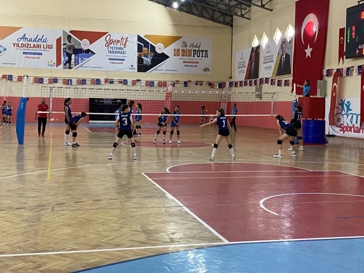 ANALİG voleybol yarı final müsabakaları başladı
