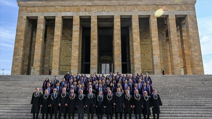 Anayasa Mahkemesi heyeti Anıtkabir'i ziyaret etti