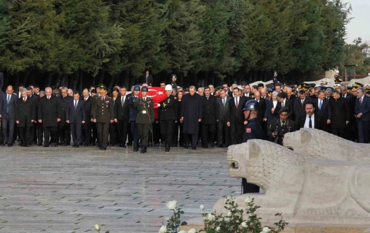 Anıtkabir’de 10 Kasım töreni
