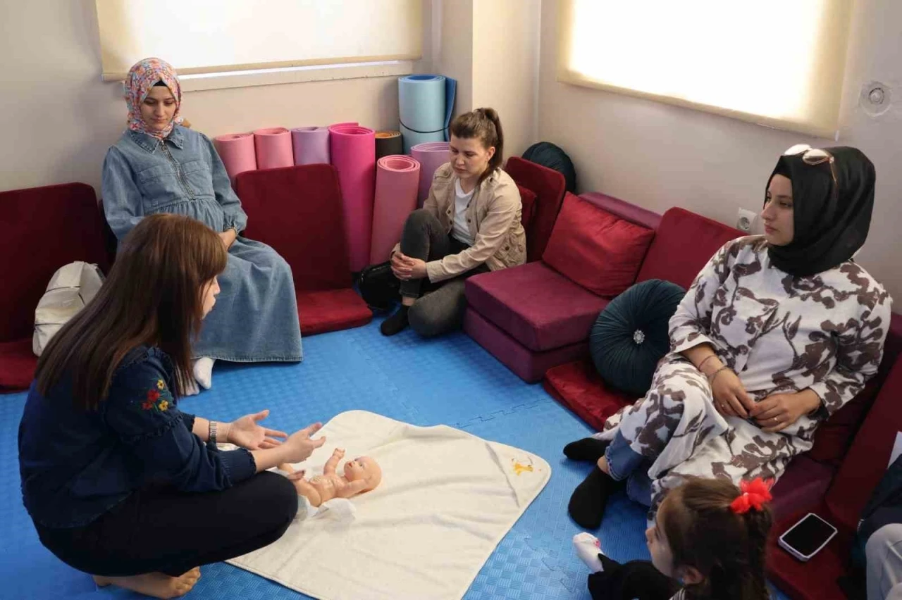 Anne adayları anneliği bu okulda öğreniyor
