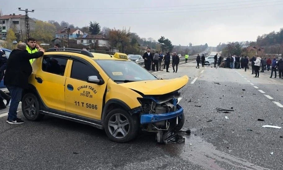 Bursa'da öğretmenlik yapan anne ve kızın hayatını kaybettiği kazaya karışan taksi sürücüsü tutuklandı