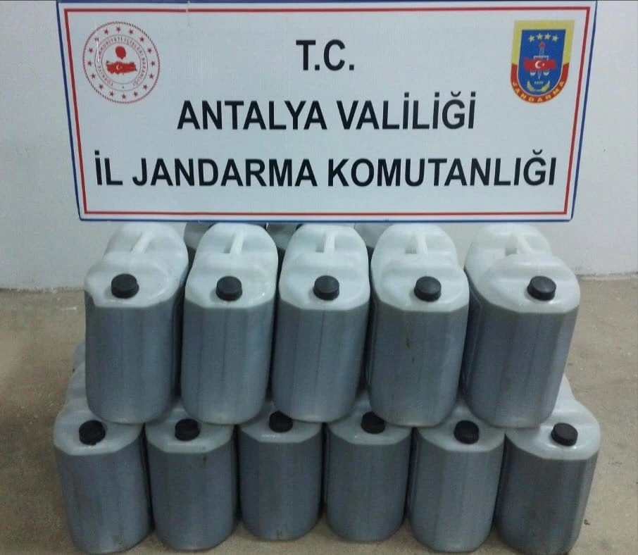 Antalya’da 6 bin litre sahte zeytinyağı ele geçirildi
